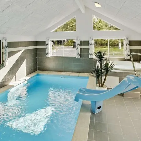 Sleeps 24 Pool Wifi