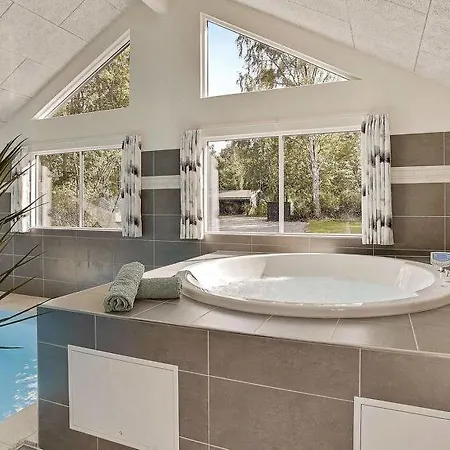 Sleeps 24 Pool Wifi * Ольбек
